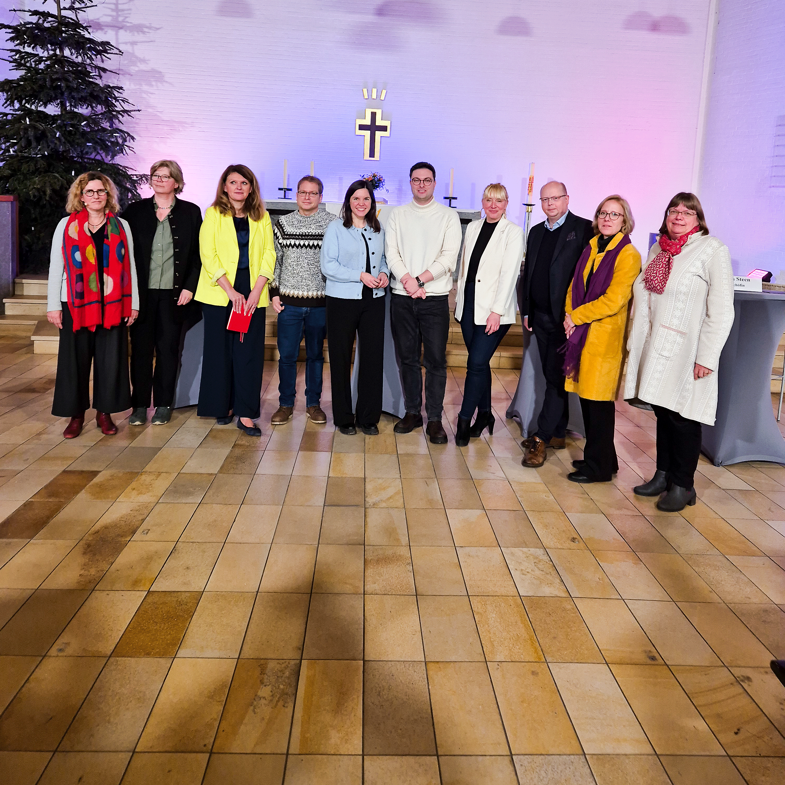 Pastorin Anke Fasse, Pastorin Maike Lauther-Pohl, Magdalena Drewes, Lorenz Gösta Beu-tin, Christiane Schubert, Max Mordhorst, Luise Amtsberg, Stefan Seidler, Bischöfin Nora Steen, Pröpstin Almut Witt
