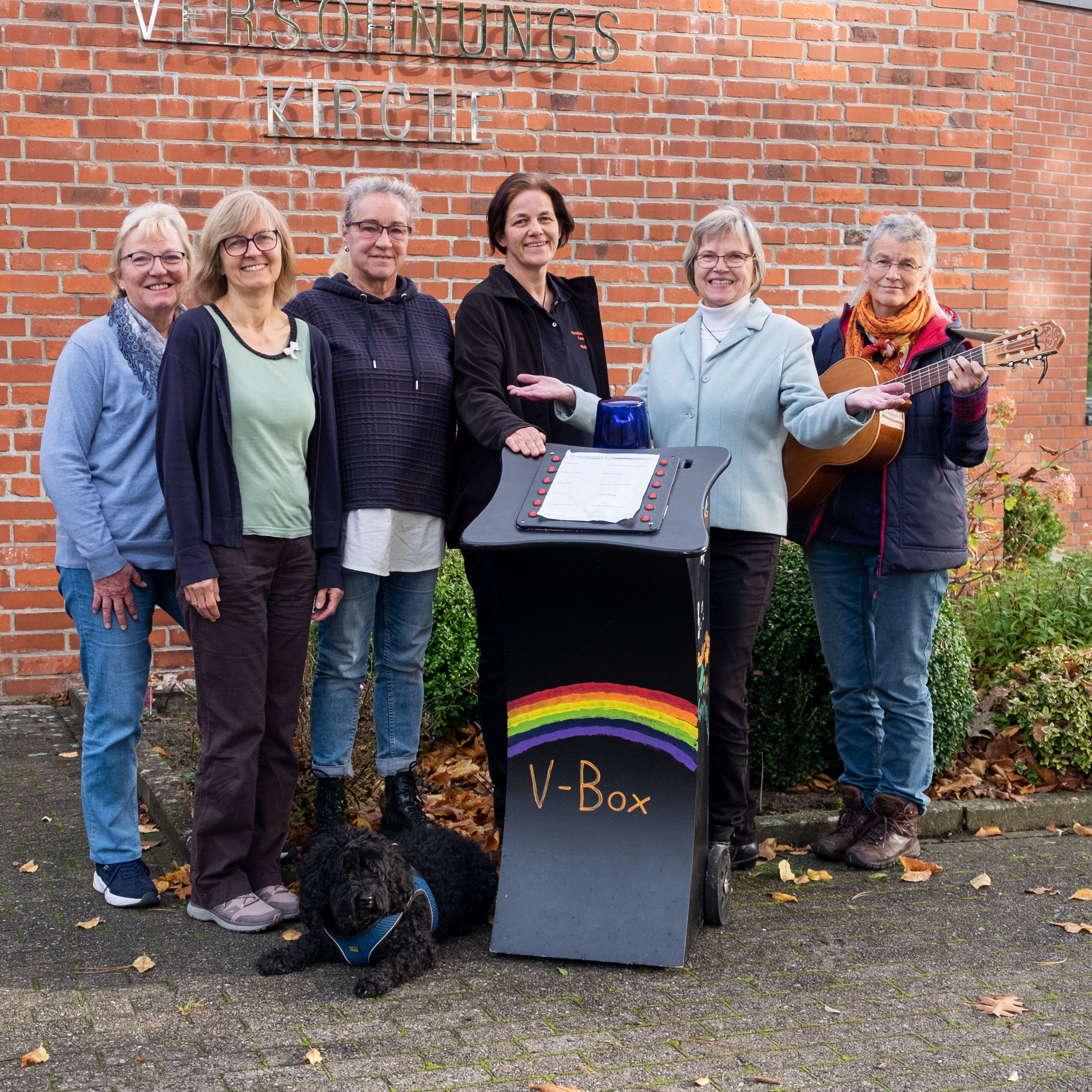 v.l. Margit Wolf, Elke Salie-Gerdes, Conny Rieck, Diakonin Marion Sagermann, Pastorin Martina Ulrich, Ulrike Thomas
